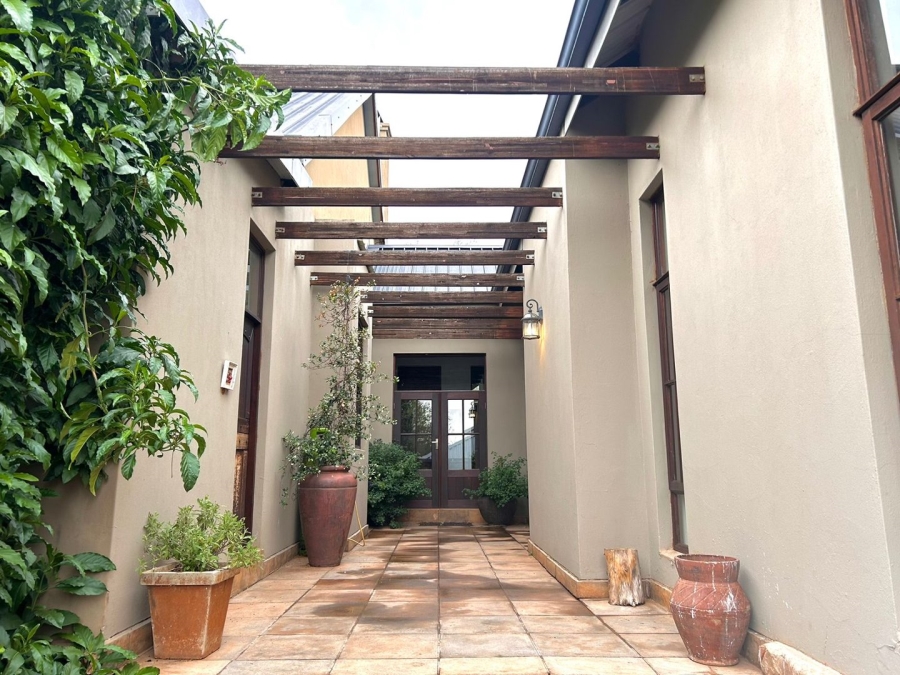 10 Bedroom Property for Sale in Hartbeesfontein North West